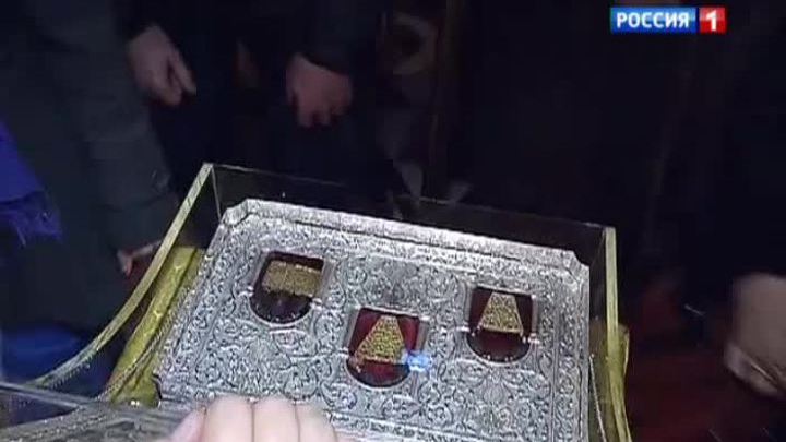 Гигантская очередь к Дарам волхвов не иссякает до последнего