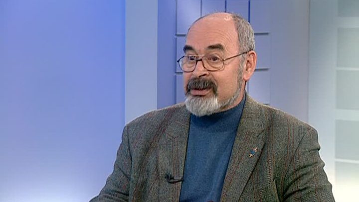 Виктор Литовкин: Порошенко - кукла, которой играют другие государства