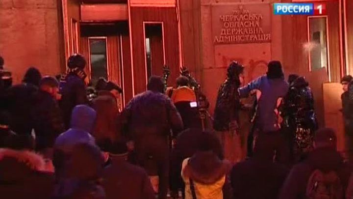Украина: мирный протест превратился в борьбу за власть