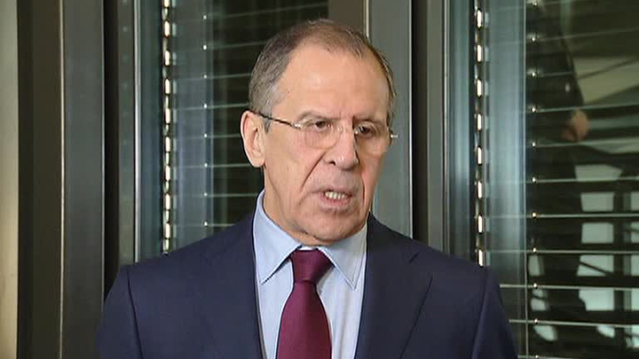 Лавров: Киеву пора прекратить военные игры