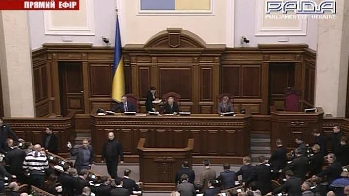 Верховная рада приняла закон об амнистии для протестующих