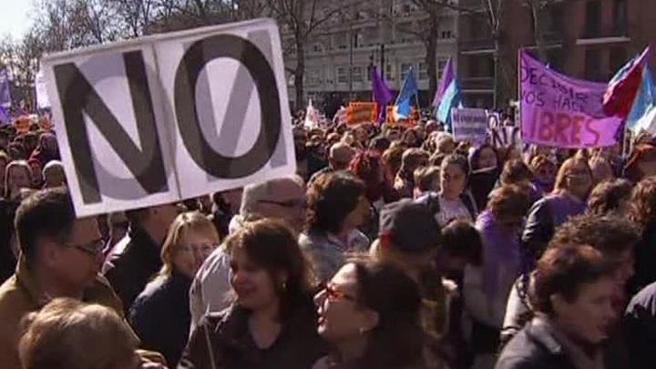 В Мадриде тысячи людей вышли на демонстрацию против запрета абортов