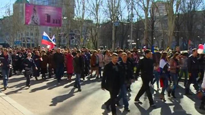 Донецк продолжает митинговать за референдум о судьбе Донбасса