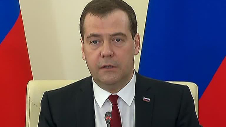 Медведев: ни один крымчанин не должен ничего потерять от присоединения к России