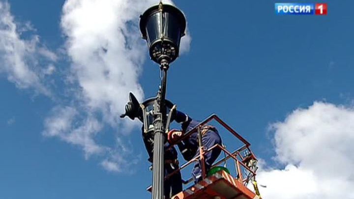 В Москве очистили уличные ретро-фонари