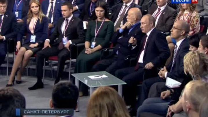 На медиафоруме президент и журналисты обсудили Крым, Google и блоги 
