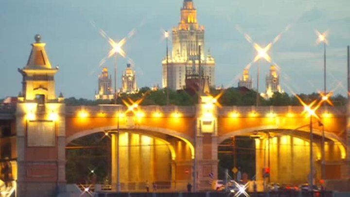 Речная диадема: в столице наступили светодиодные ночи