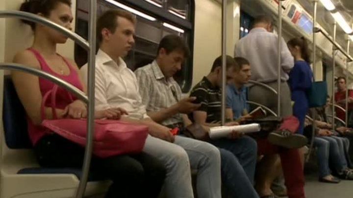 В старых вагонах пассажиры изнывают от духоты