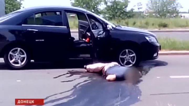 Донецкий аэропорт стал зоной отчуждения: на дороге лежат тела погибших