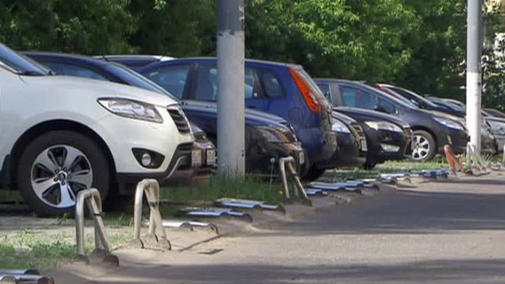 Незаконную парковку в Бескудникове построили на деньги автолюбителей