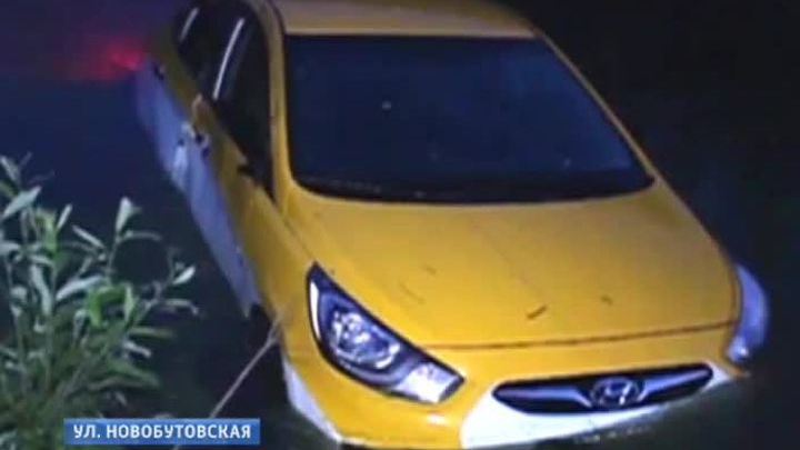 Автомобиль Hyundai занесло в пруд