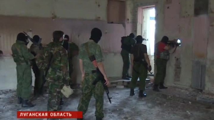 Ополченцы Луганска: репортаж с базы быстрого реагирования