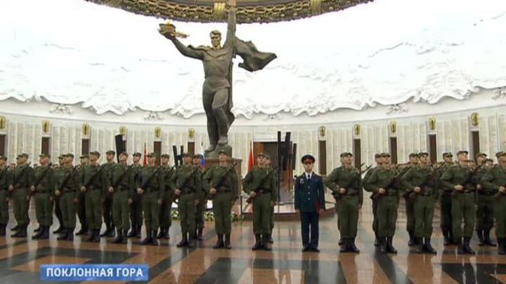 В Почетный караул прибыли 200 новобранцев