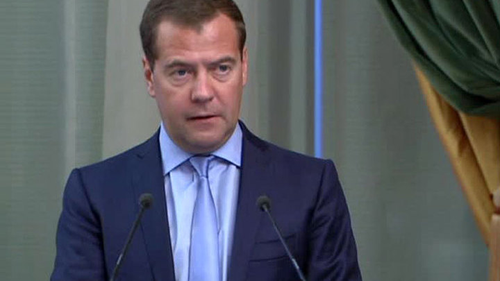 Медведев: повышение тарифов ЖКХ должно быть умеренным и адекватным