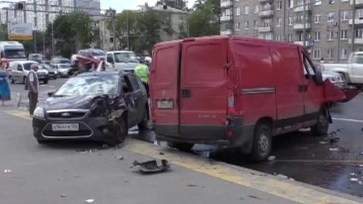 На Ярославском шоссе столкнулись три автомобиля