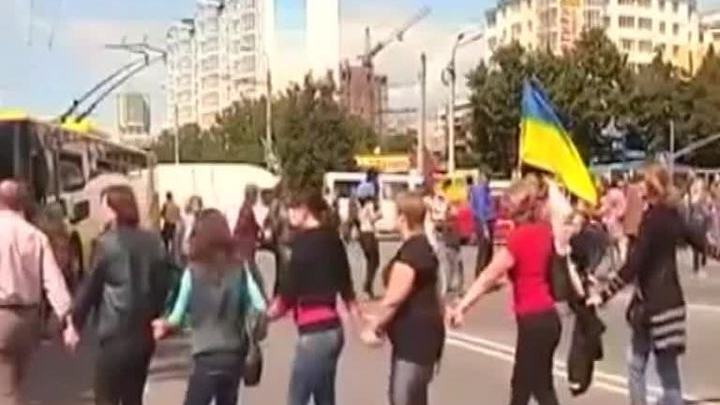 Жены и матери солдат из батальона "Прикарпатье" бьются за своих близких