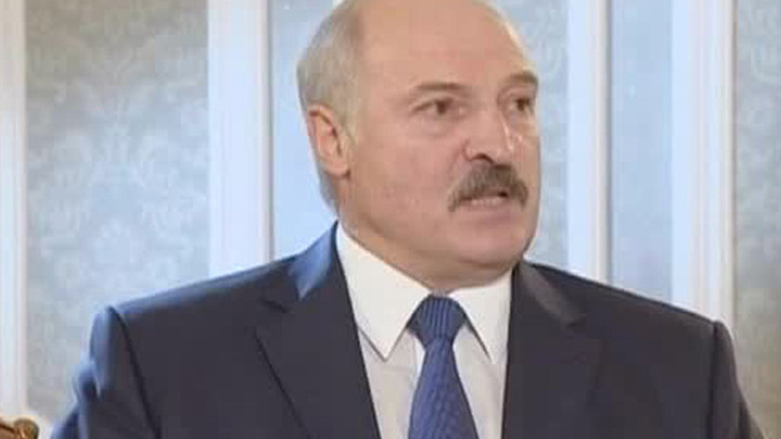 Лукашенко: нужно провести реформу конституции Украины