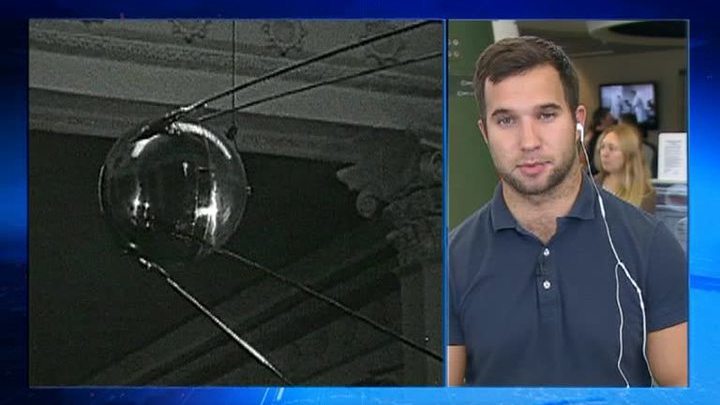 Космонавты поздравили землян с годовщиной запуска первого искусственного спутника