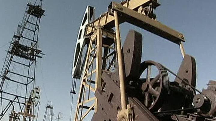 Рубль уронили козни Запада и нефтяная игла