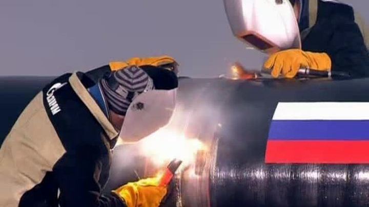 На школьном стадионе в Донецке взорвался снаряд. Есть погибшие