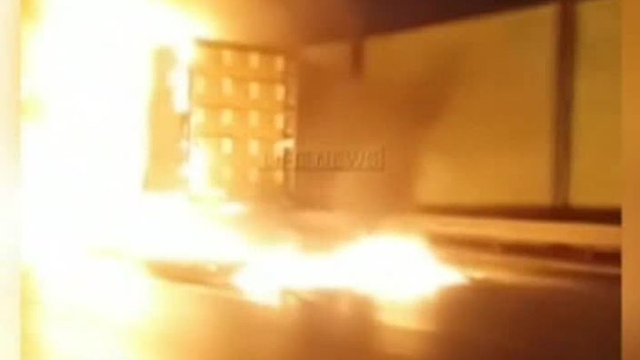 На пересечении МКАД и Каширки загорелась фура