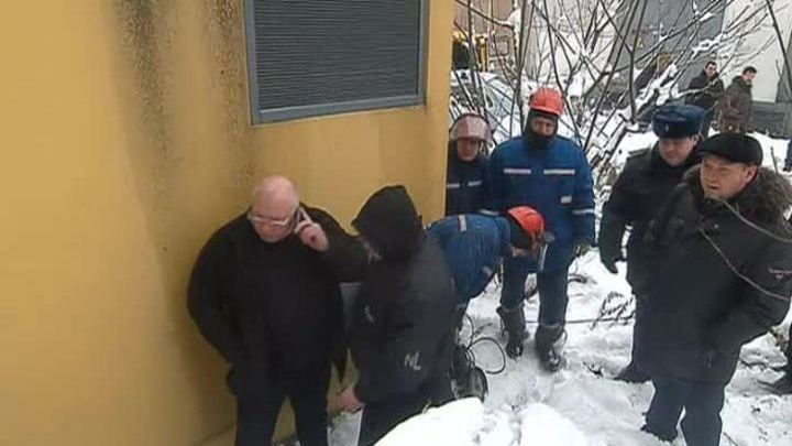 В Крылатском развернулась битва вокруг трансформаторной будки