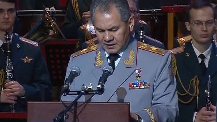 Шойгу вручил штандарт Национального центра управления обороной России