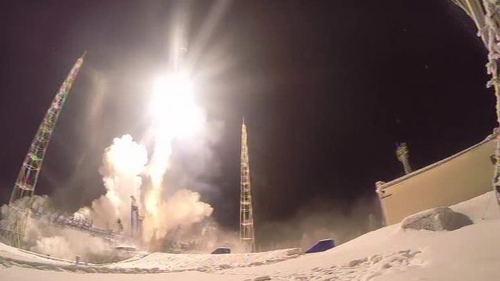 С космодрома Плесецк запущена ракета "Союз-2" со спутником связи