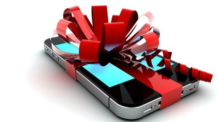 Самым популярным подарком Нового года признан смартфон