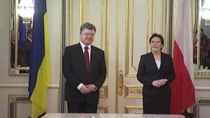 Полутонные бомбы и "Грады" на жителей юго-востока