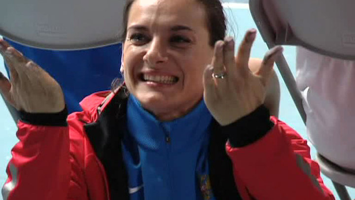 Елена Исинбаева возвращается в большой спорт