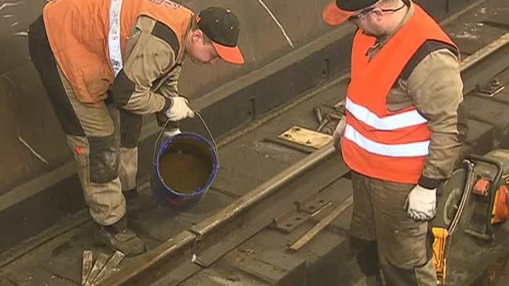 Четыре станции оранжевой ветки метро закрыли на ремонт