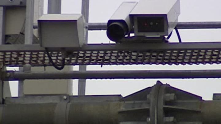 Камеры на московских дорогах с реверсивным движением будут фиксировать выезд на "встречку"