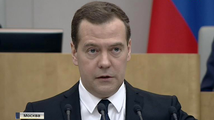 Медведев не против поднять пенсионный возраст для депутатов и министров