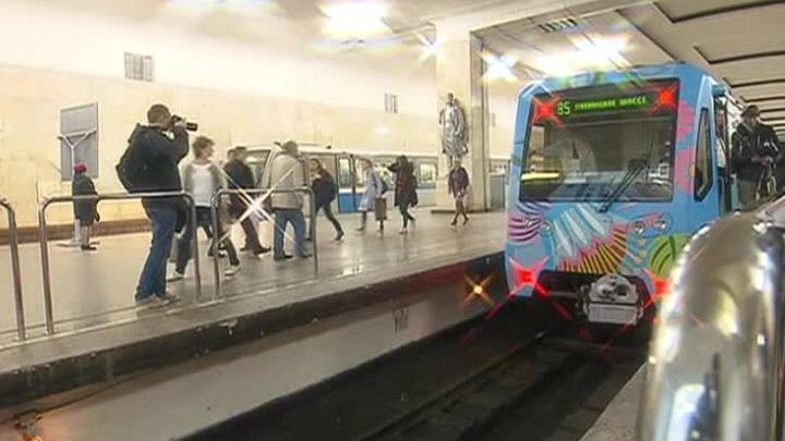 В московском метро начал курсировать поезд, расписанный по эскизу школьника