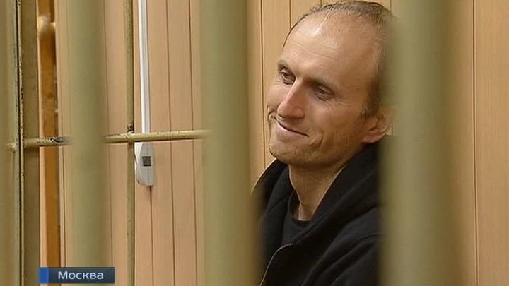 Пирамиды делают из людей "неваляшек"