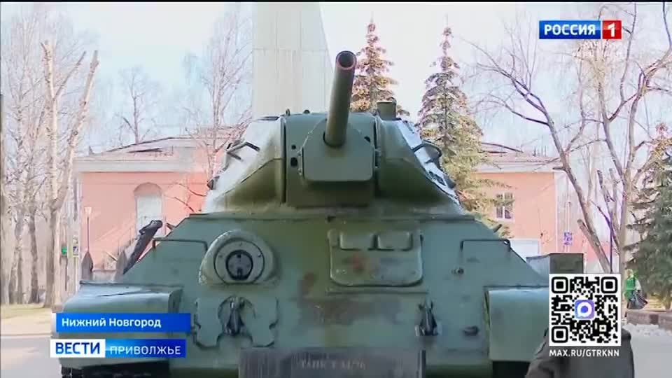 Памятники и мемориалы начали мыть в Нижнем Новгороде после зимы