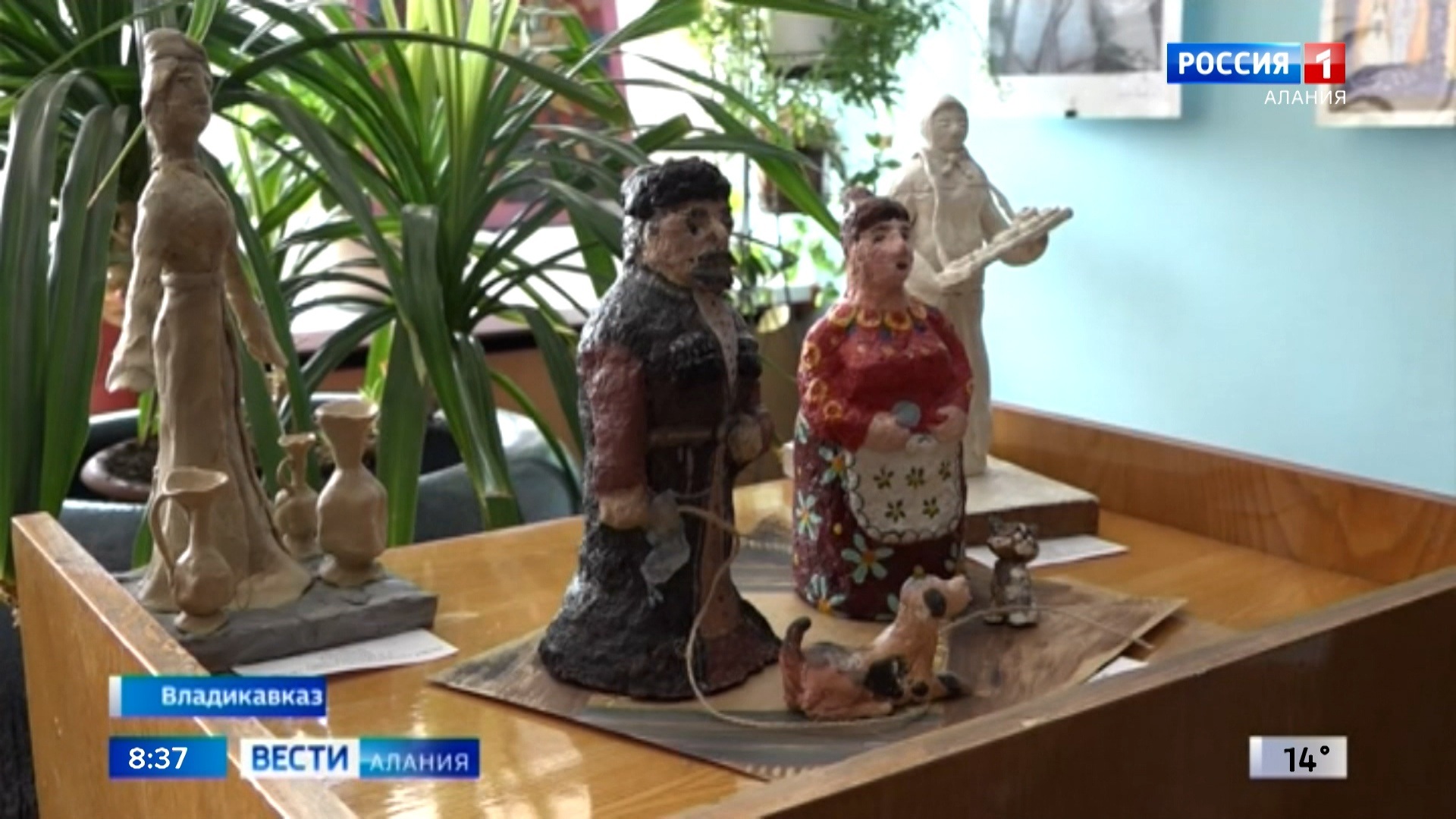 В республиканской библиотеке имени Дабе Мамсурова открылась выставка детского рисунка