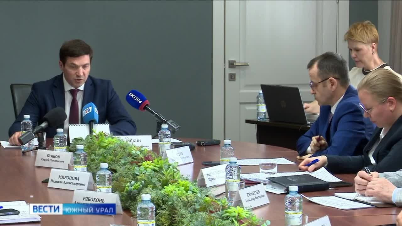 Глава Челябинска потребовал ускорить ремонт провалившегося асфальта
