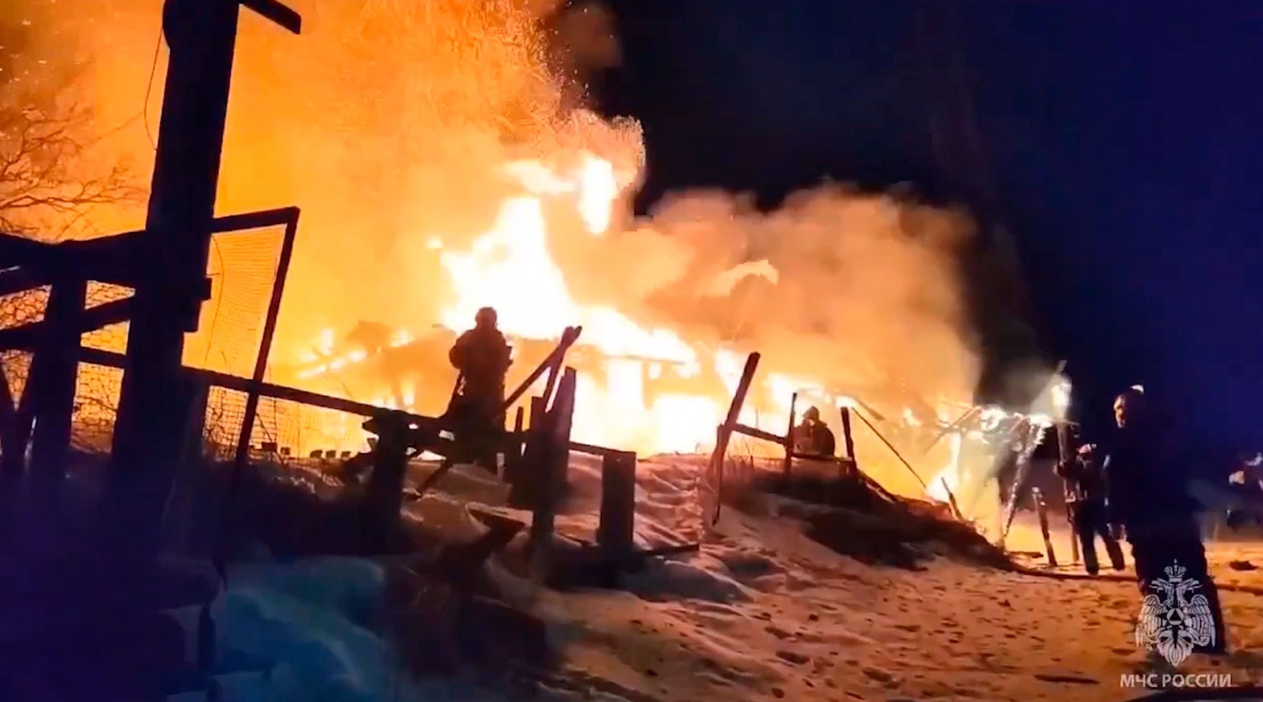 Пожар в частном секторе Магадане унёс жизни двух человек