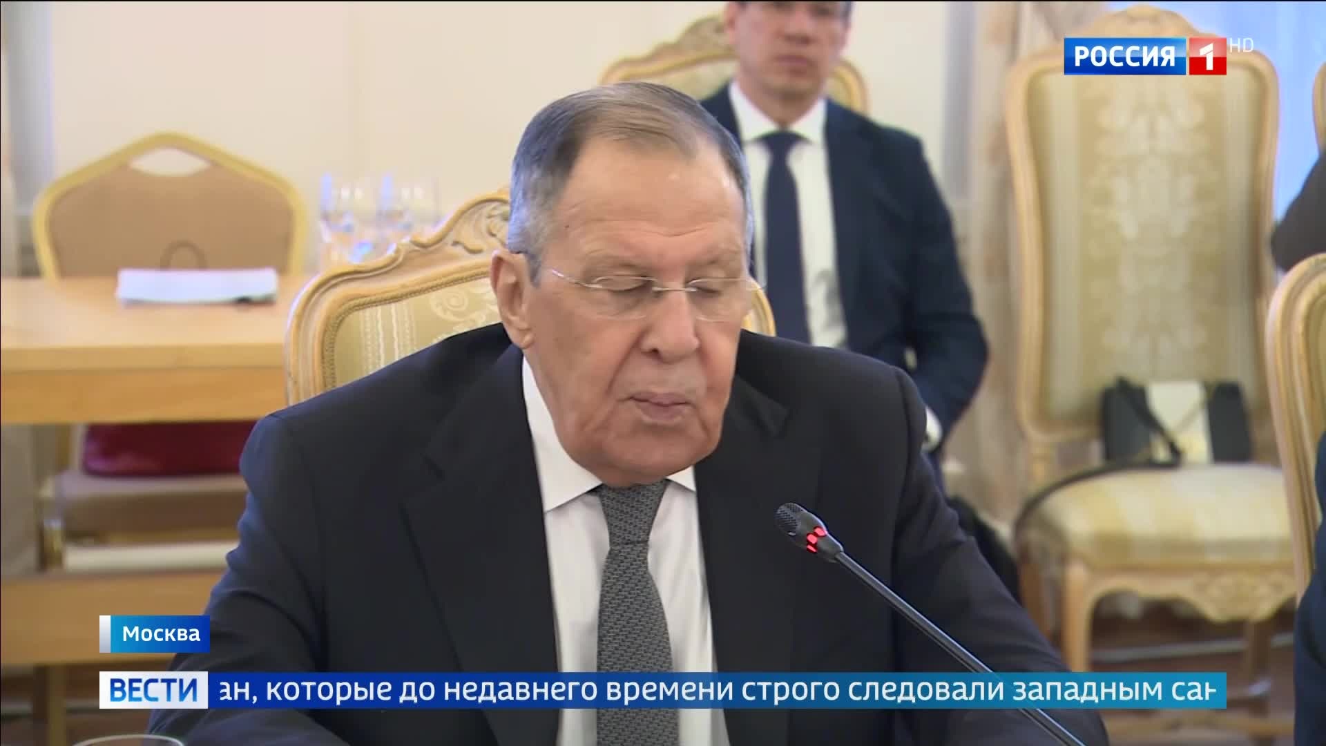 Лавров подчеркивает растущую привлекательность Северного морского пути для мировых экспортеров