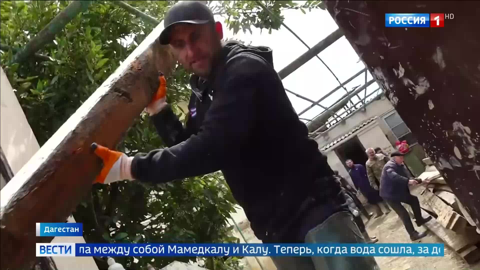 Спасение Мамедкалы: борьба с последствиями мощного паводка в Дагестане