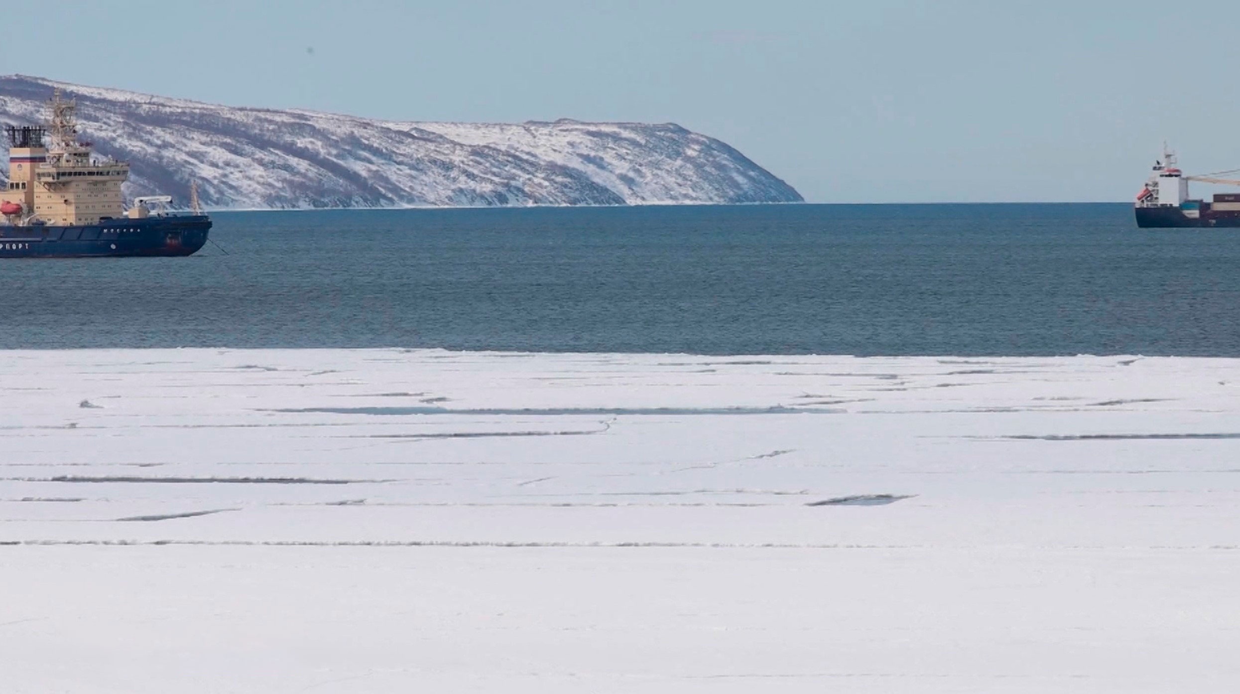 Рыбаки бежали с бухты Нагаева из-за взлома припая