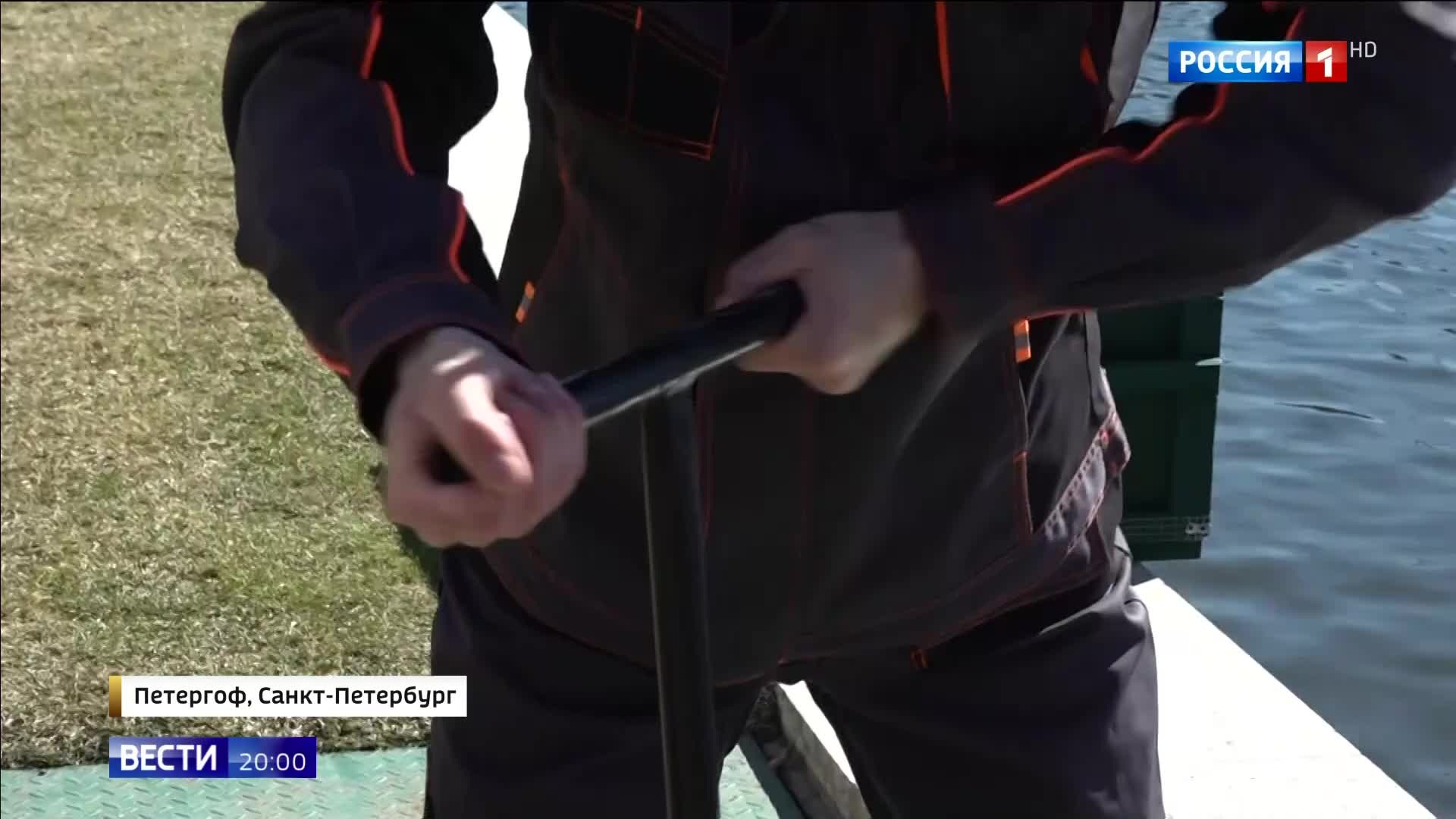 Развод мостов в Санкт-Петербурге и пробуждение фонтанов Петергофа открывают навигационный сезон