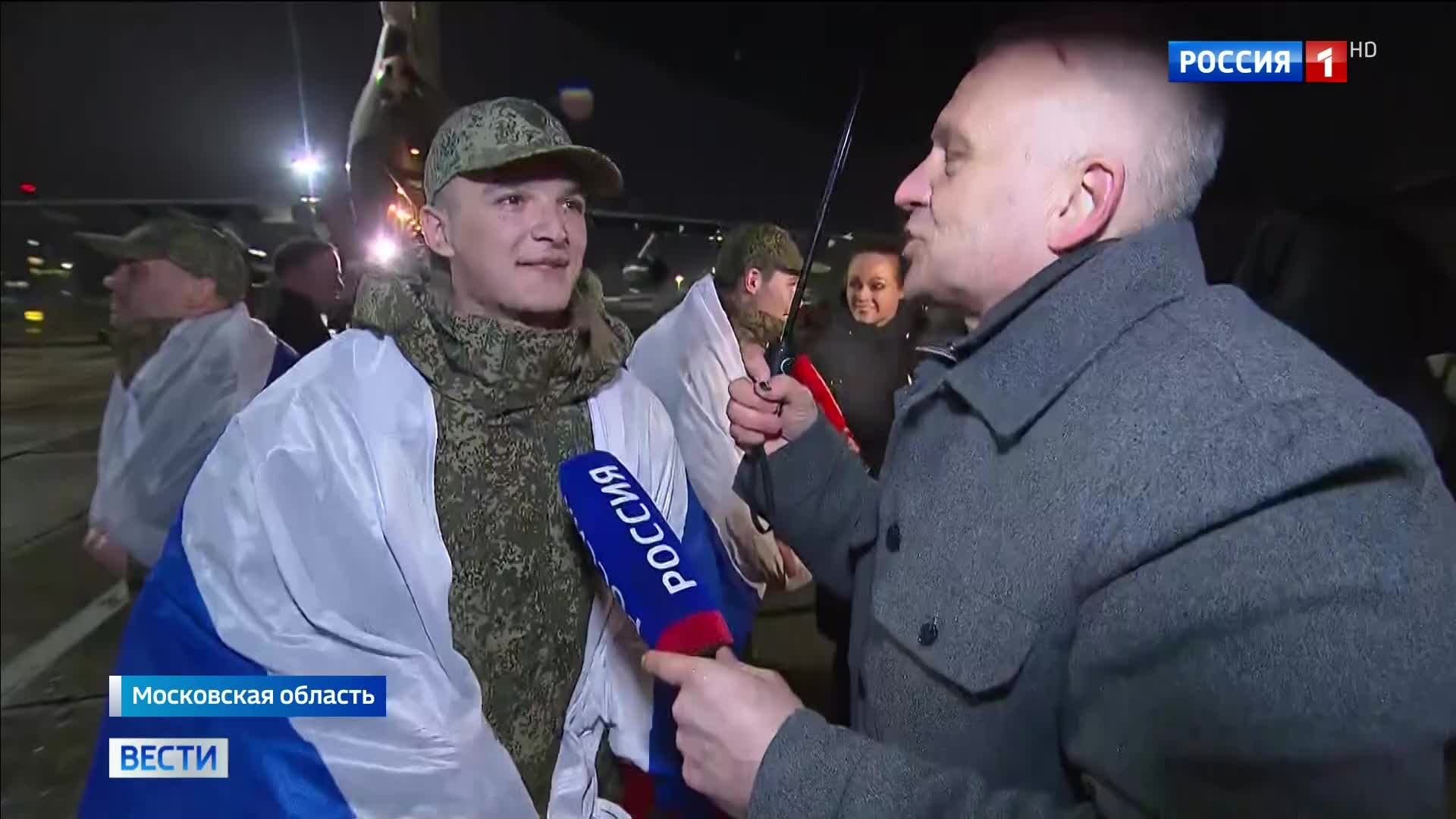 175 военнослужащих вернулись на родину: эмоциональная встреча в Подмосковье