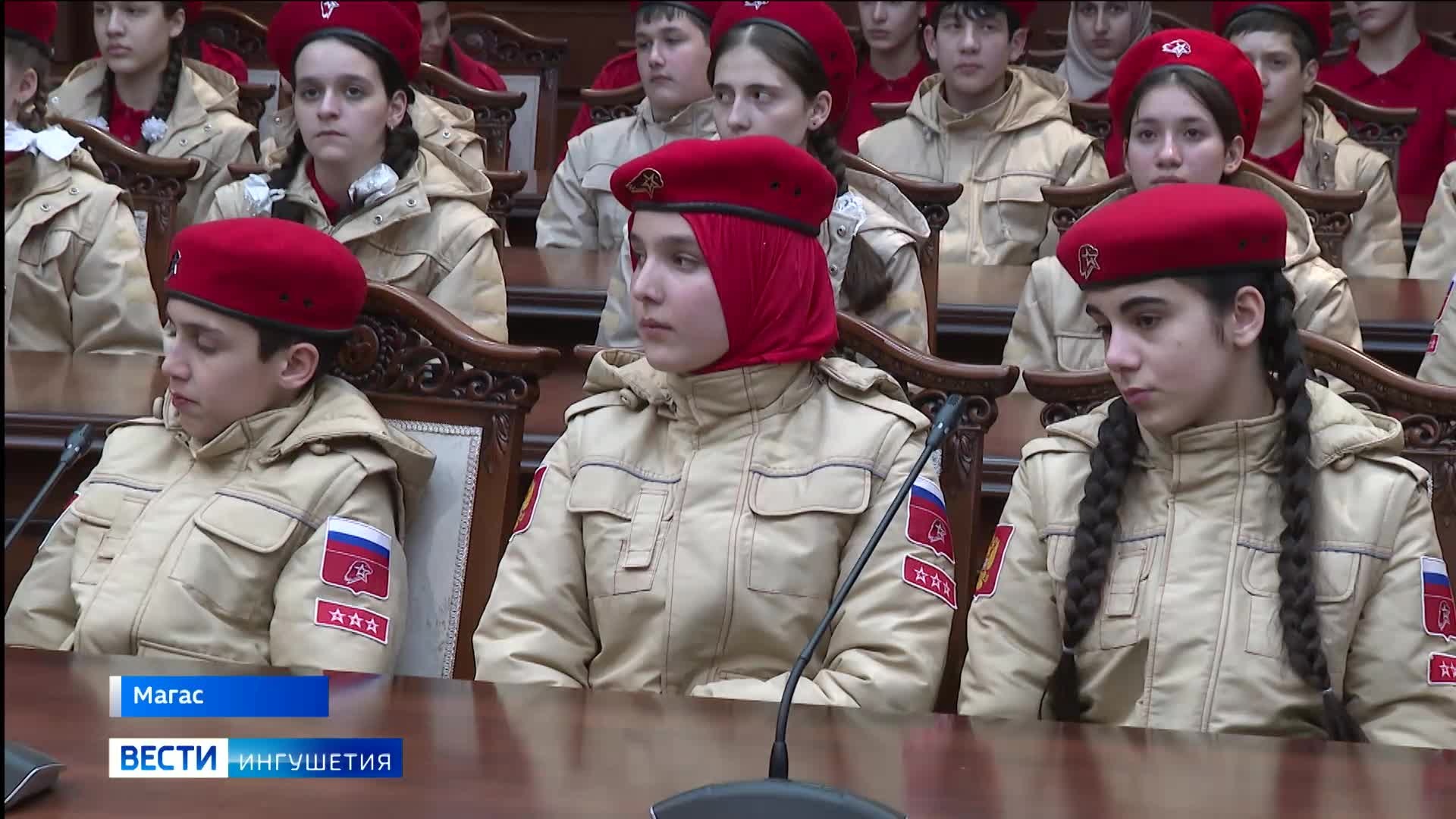 60 юных патриотов Ингушетии удостоены отличительного знака "Юнармейская доблесть" III степени