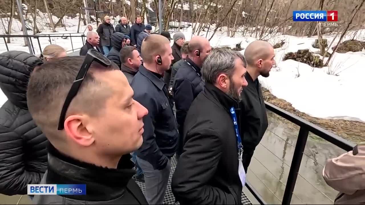 В рамках "Школы мэров" глава Перми провел экскурсию по "Зеленому кольцу"
