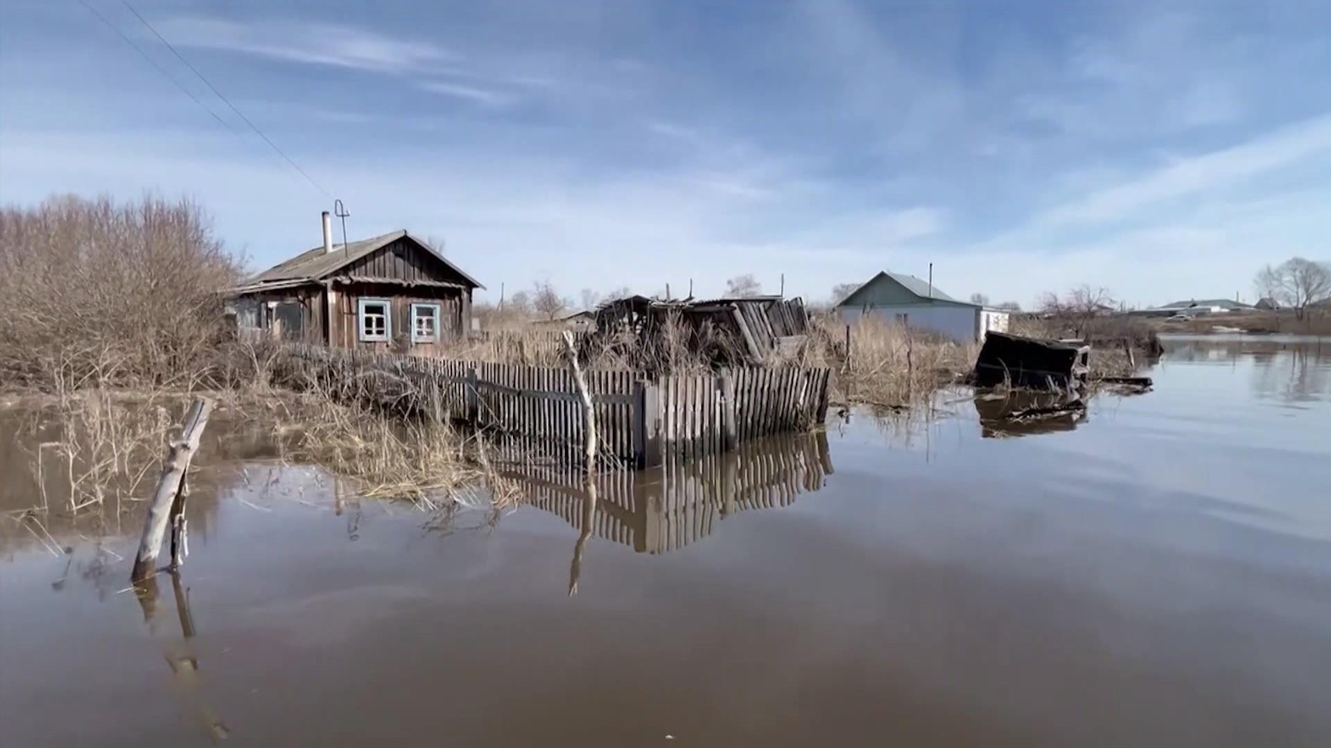 Эфир 15.04.2026 · 03:00