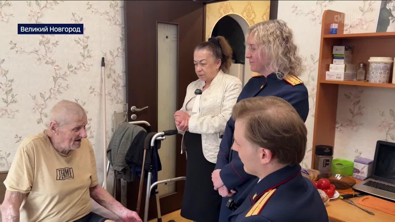 Новгородского врача Виктора Шалыгина навестили сотрудники Новгородского следственного управления.