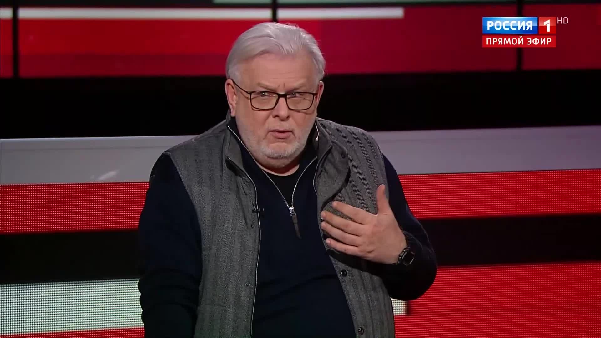 Карлсон критикует Стармера за отсутствие оригинальных идей.